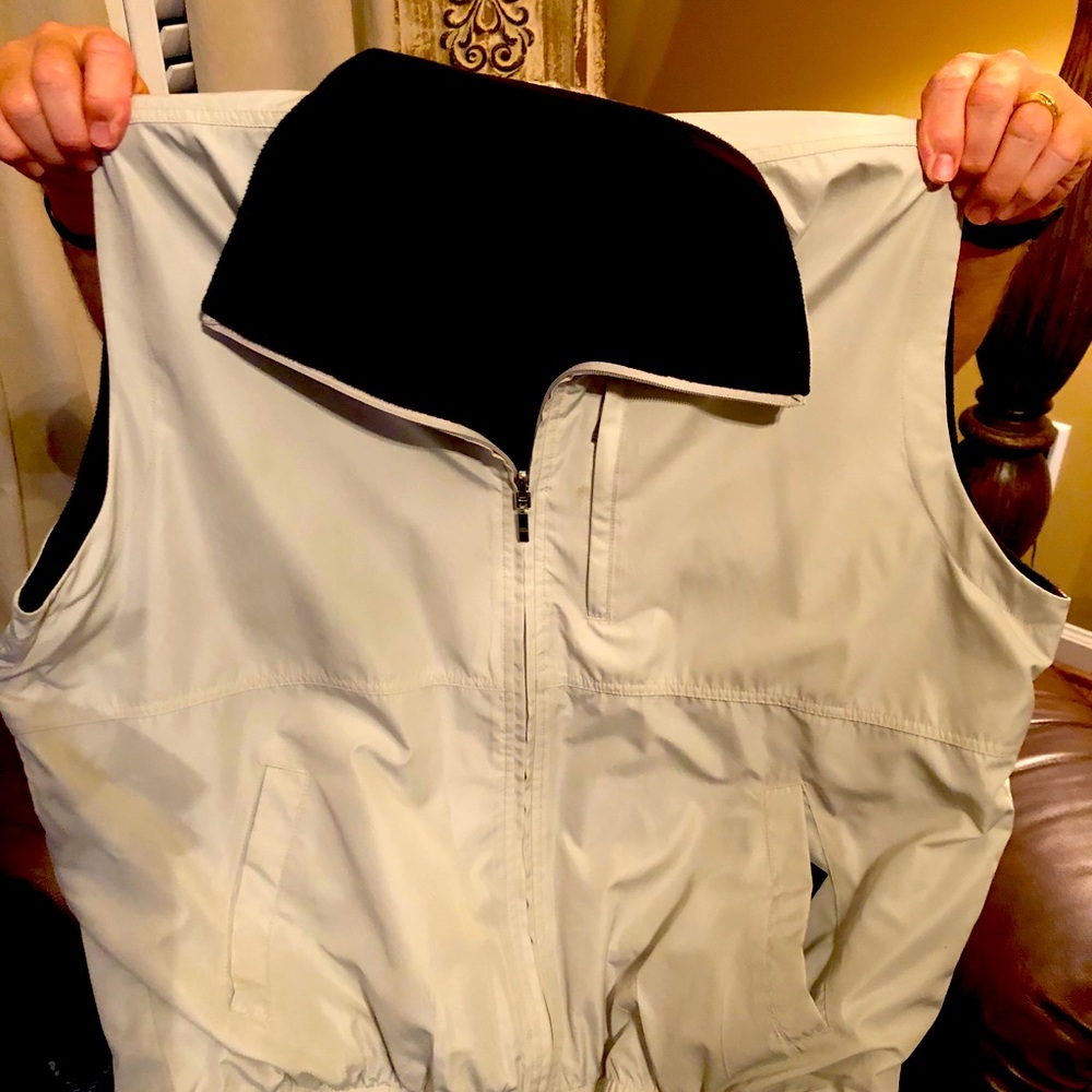Reversible vest